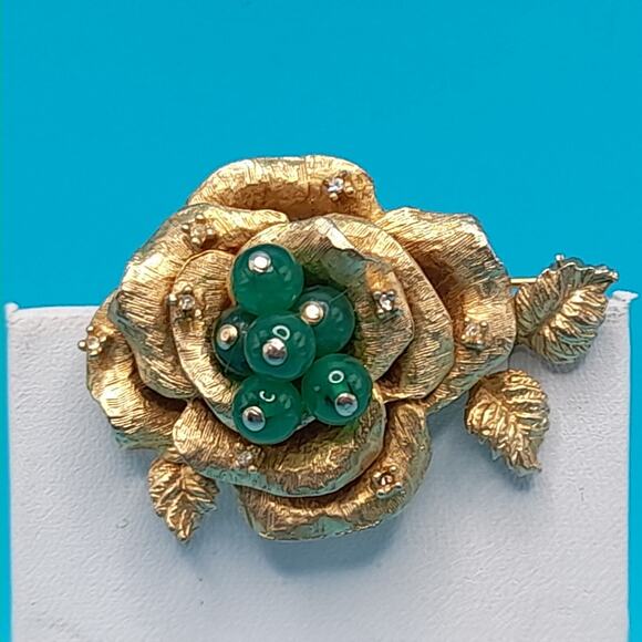 Vintage Gold Tone Rose Brooch, Green Lucite Beads Center, 2 Inches, Mid-Century - Picture 9 of 11